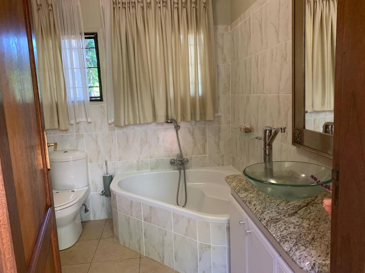 Mountain Rose Guesthouse Louis Trichardt Exterior photo
